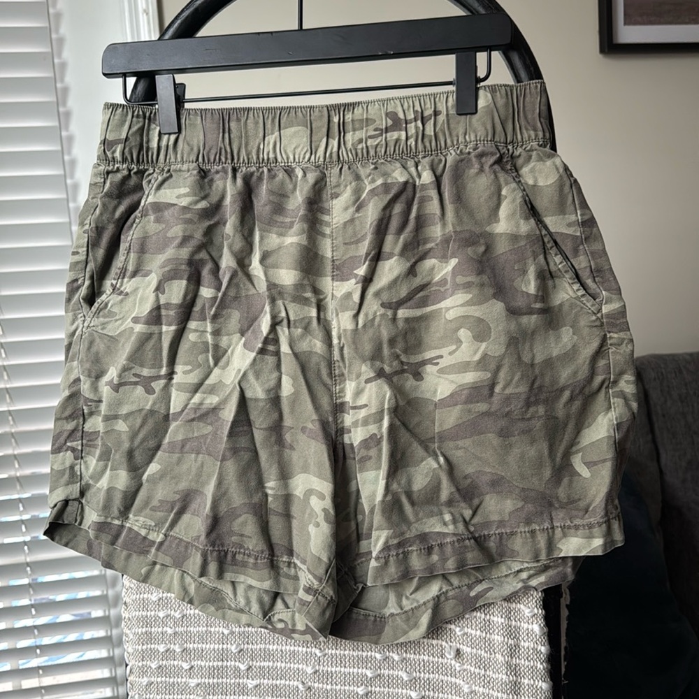 Camo baggy shorts - women’s or men